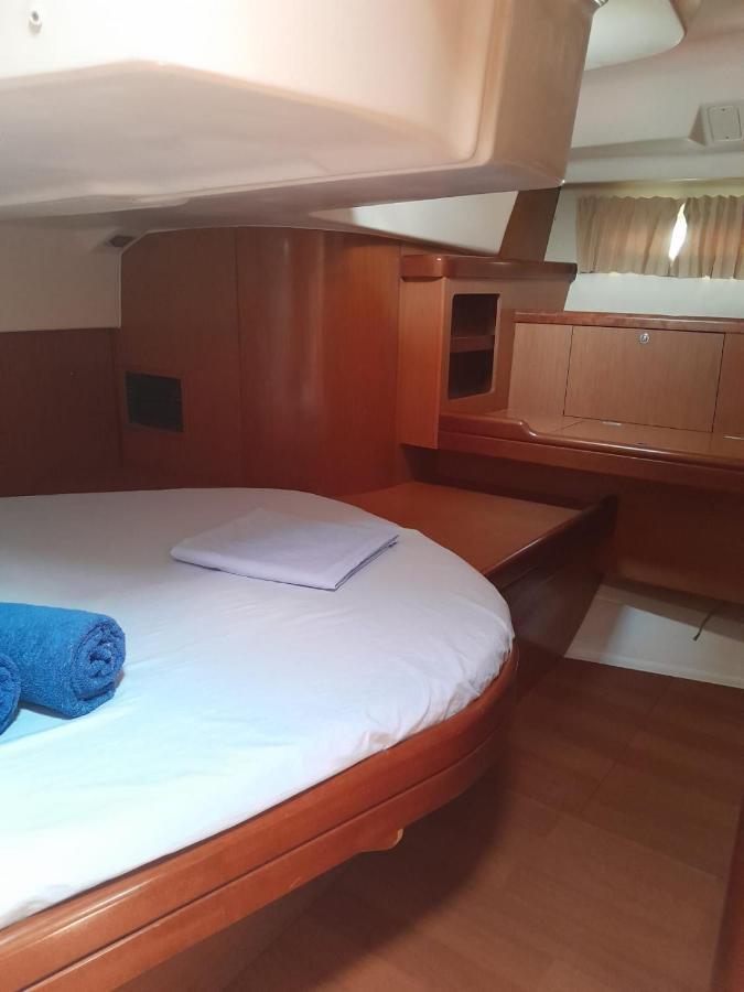 Private Room On Sailing Yacht 'Victoire' Marzamemi Esterno foto